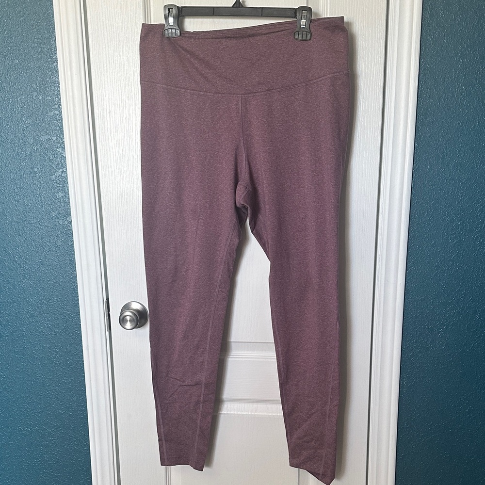 ☑️Old Navy Active Heathered Purple Leggings